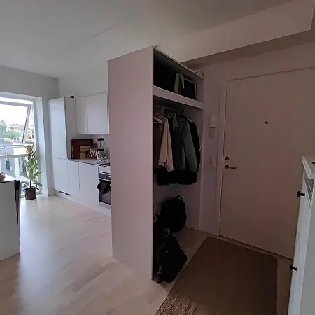 Modern 3-room Near St Apartment