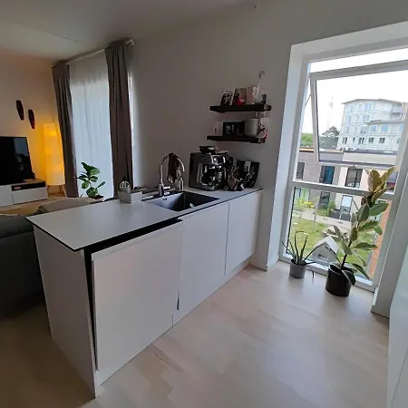Modern 3-room Near St Apartment *