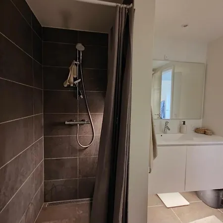 Modern 3-room Near St *
